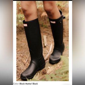 Hunter Black Matte Boots with Socks 👢🧦